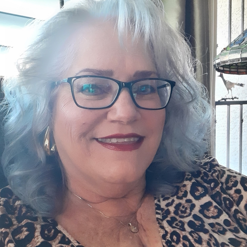 Meet your Posher, Carla